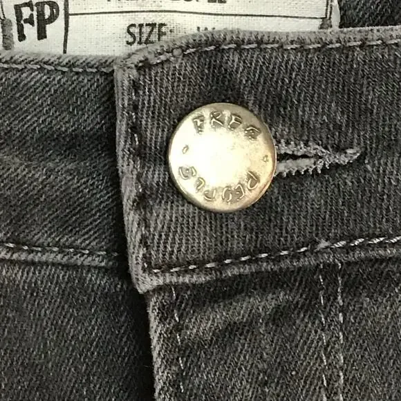FREE PEOPLE Jeans Mid Rise Black Wash Raw Hem Straight Crop Jeans 27 Boho Goth - Picture 9 of 11